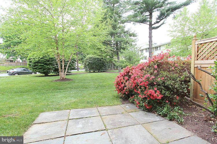 5329 Pooks Hill Road, Unit 405 Bethesda, MD 20814 - Photo 19 of 21 Exterior (Rear)