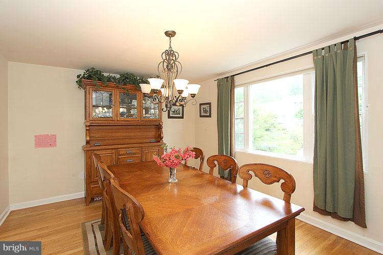 5329 Pooks Hill Road, Unit 405 Bethesda, MD 20814 - Photo 7 of 21 Dining Room