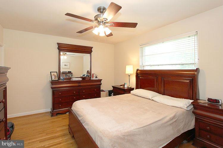 5329 Pooks Hill Road, Unit 405 Bethesda, MD 20814 - Photo 9 of 21 Bedroom (Master)