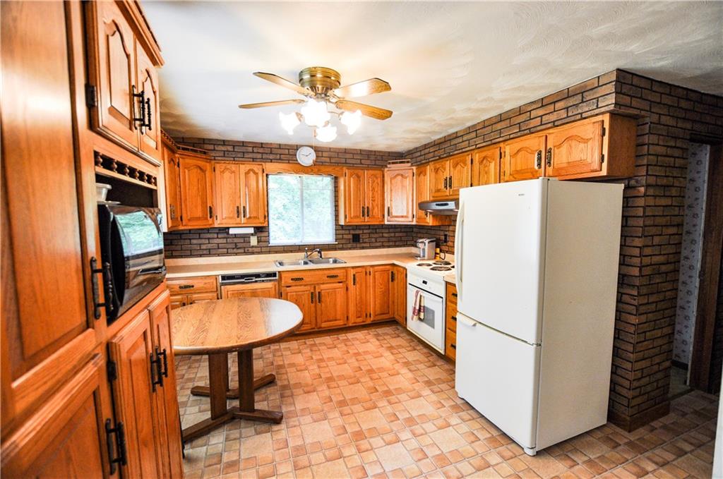 625 Chicora Road Butler, PA 16001 - Photo 5 of 21