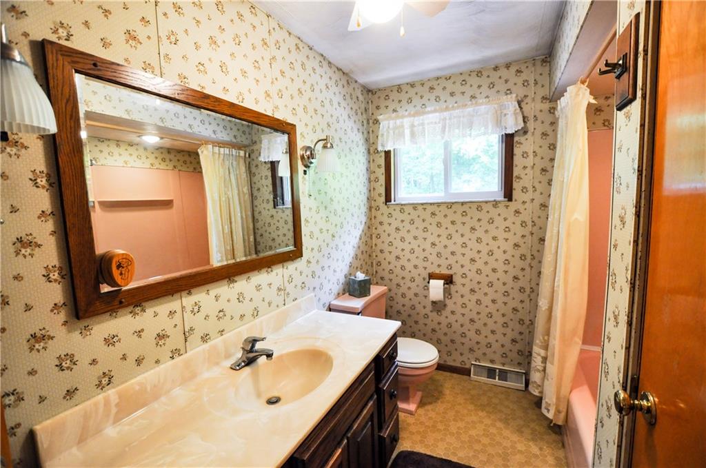 625 Chicora Road Butler, PA 16001 - Photo 9 of 21