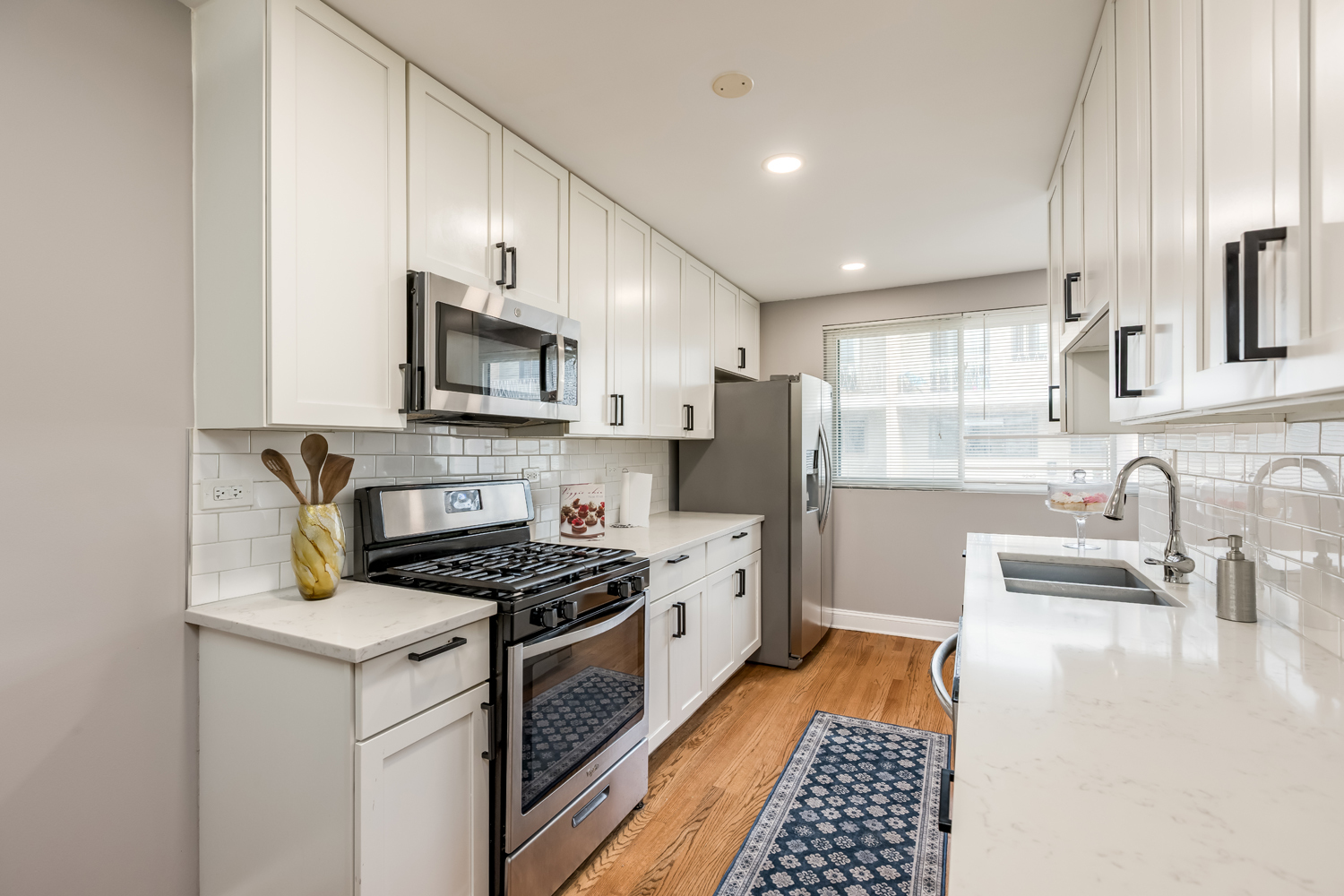9255 Ballard Road Des Plaines, IL 60016 - Photo 10 of 35 Gallery Image 10