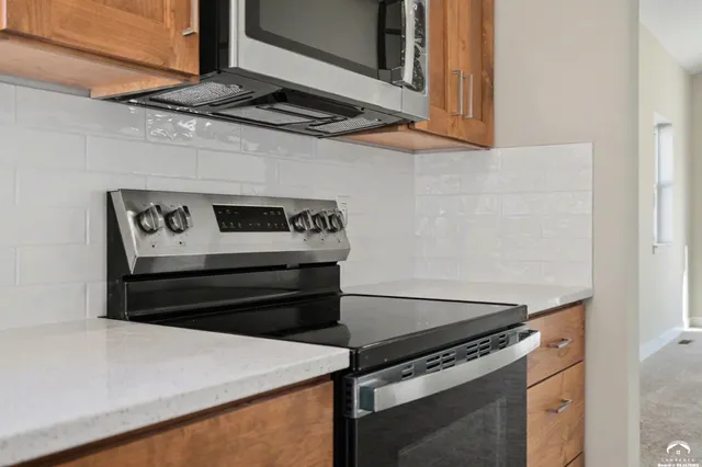 $378,900 | 1232 Walnut Street, Eudora, KS 66025