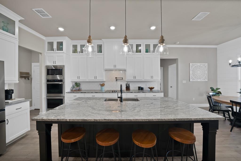 2008 Adams Overlook Weatherford, TX 76088 - Photo 9 of 39