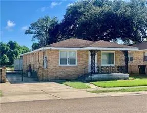 $1,500 | 2337 Plaza Drive, Chalmette, LA 70043