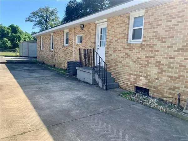 $1,500 | 2337 Plaza Drive, Chalmette, LA 70043