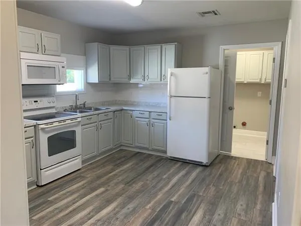 $1,500 | 2337 Plaza Drive, Chalmette, LA 70043