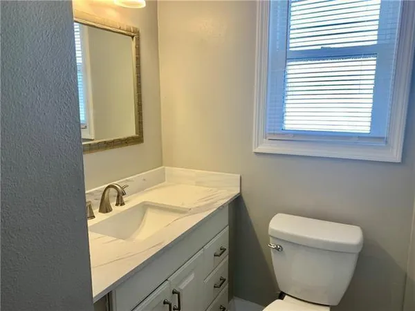 $1,500 | 2337 Plaza Drive, Chalmette, LA 70043
