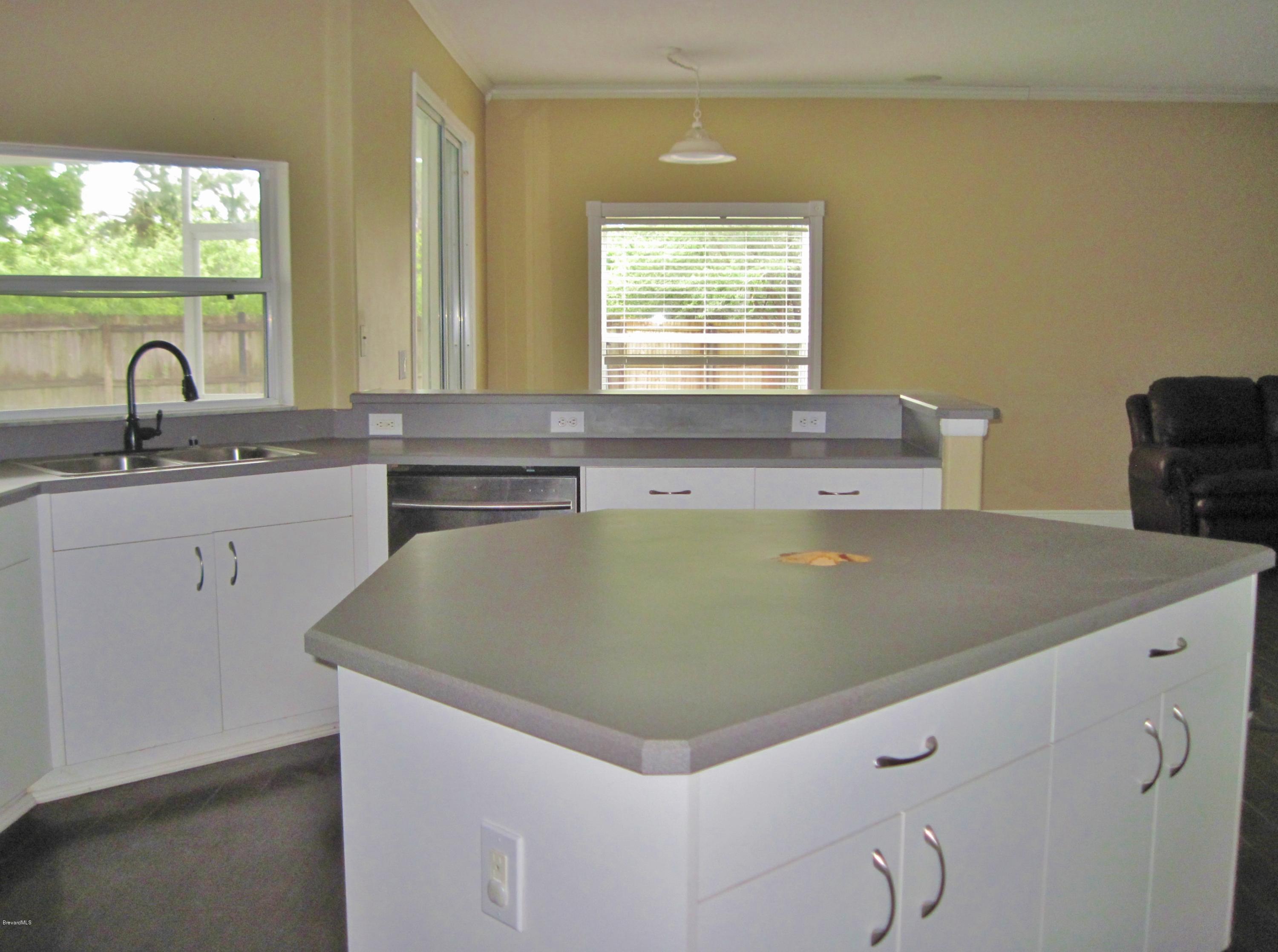 1104 Rabbit Street Southeast Palm Bay, FL 32909 - Photo 6 of 31 Kitchen