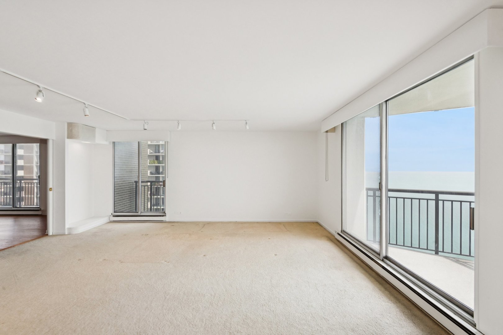 6007 North Sheridan Road, Unit 27B Chicago, IL 60660 - Photo 4 of 26