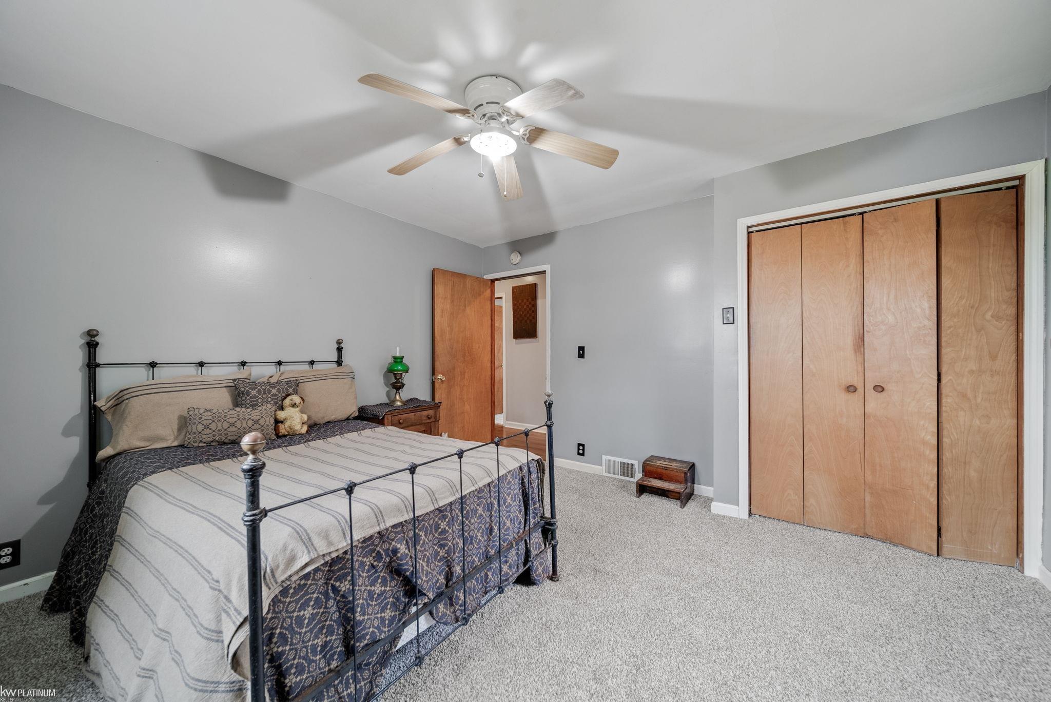 5695 State Road Fort Gratiot, MI 48059 - Photo 23 of 37 50131205-21bb64e6-3ac2-49a5-89c4-4bcbd66e14fa.JPG