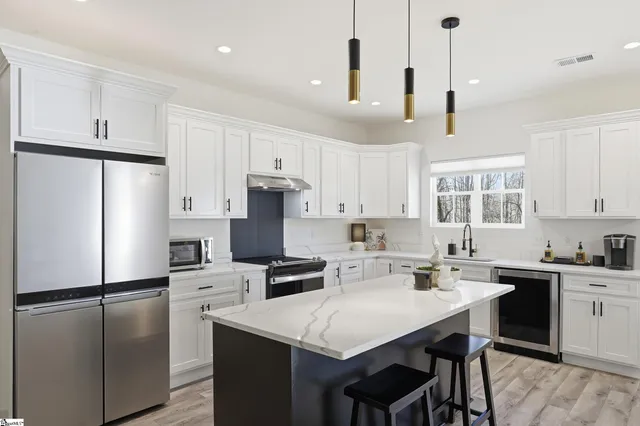 $389,900 | 221 Lenhardt Road, Easley, SC 29640