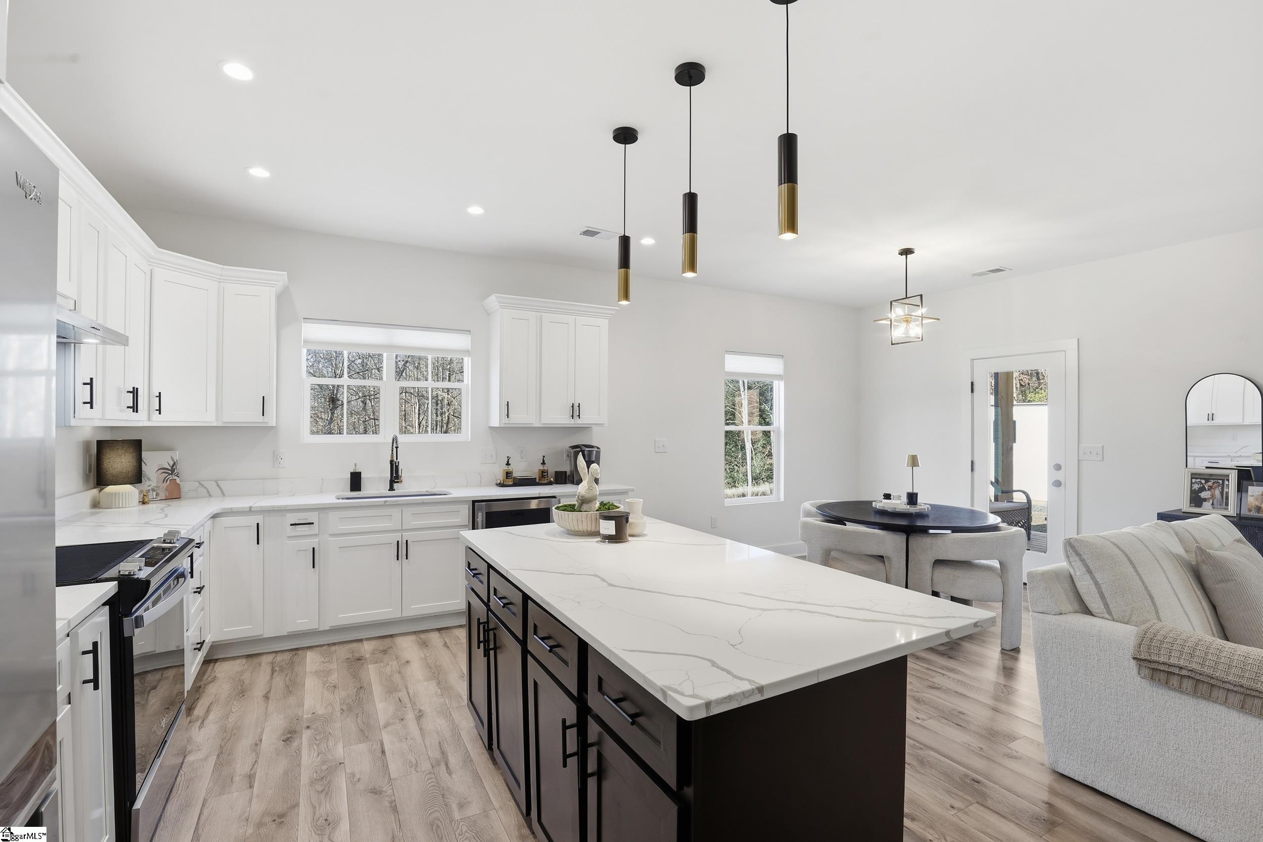 221 Lenhardt Road Easley, SC 29640 - Photo 10 of 28