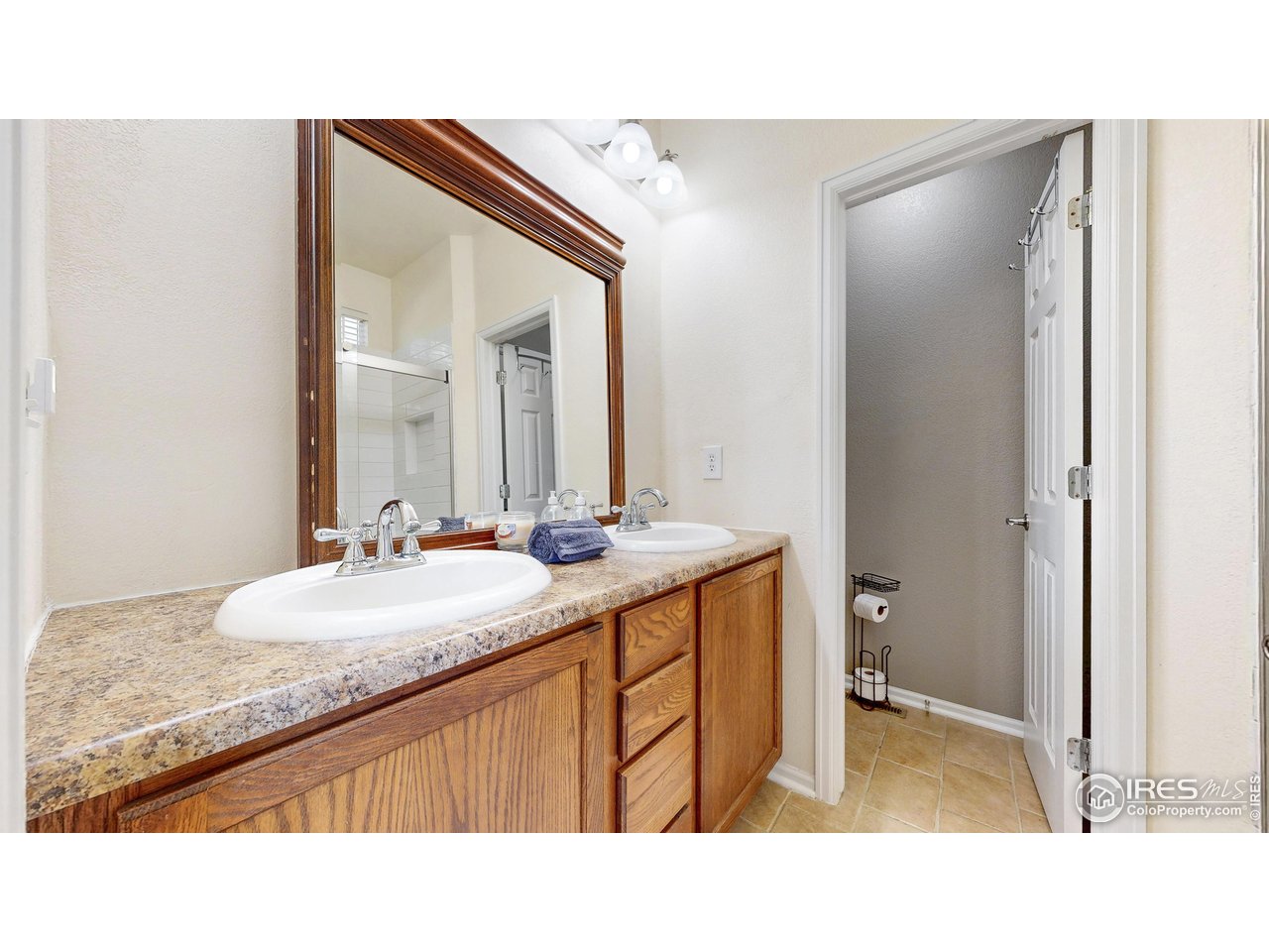 10527 Troy Street Commerce City, CO 80022 - Photo 14 of 35 Owner ensuite