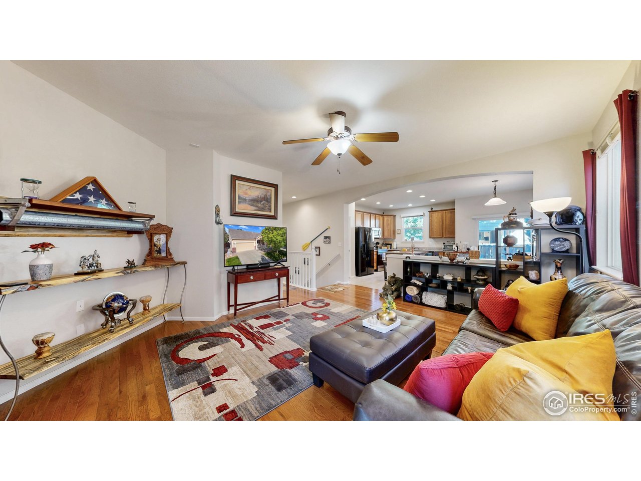 10527 Troy Street Commerce City, CO 80022 - Photo 33 of 35 Living room