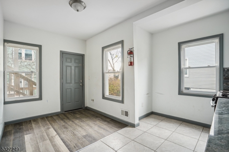 143 Valley Road, Unit 1R Montclair, NJ 07042 - Photo 5 of 18