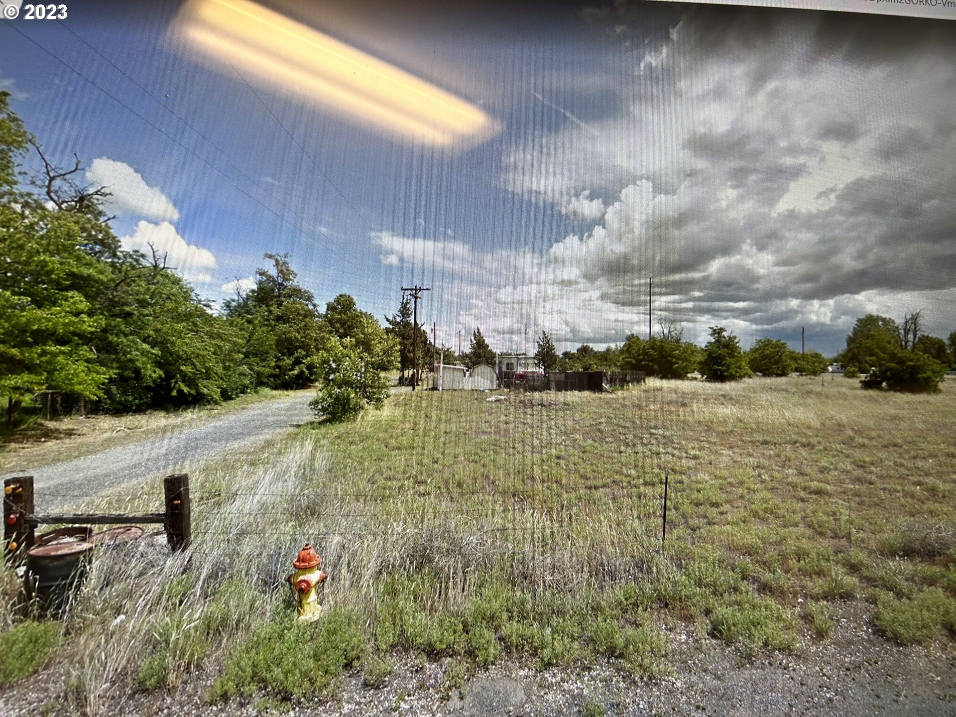 205 Second Street West Irrigon, OR 97844 - Photo 1 of 1 a view of outdoor space and yard