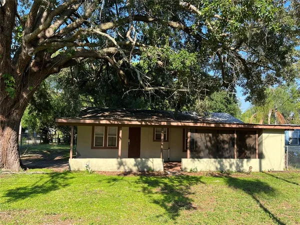 $1,300 | 313 South Palm Avenue, Frostproof, FL 33843