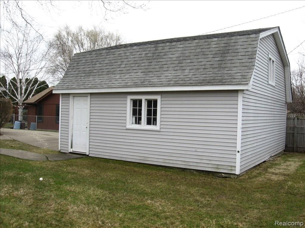 18255 Middlebelt Road Livonia, MI 48152 - Photo 17 of 17 Garage w/ 2nd floor