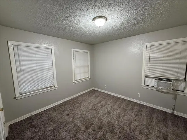 $1,650 | 1018 East Waco Avenue, Dallas, TX 75216