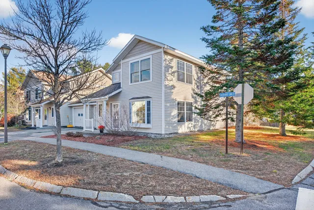 $379,000 | 2 Chickadee Circle, Unit 2, Brunswick, ME 04011