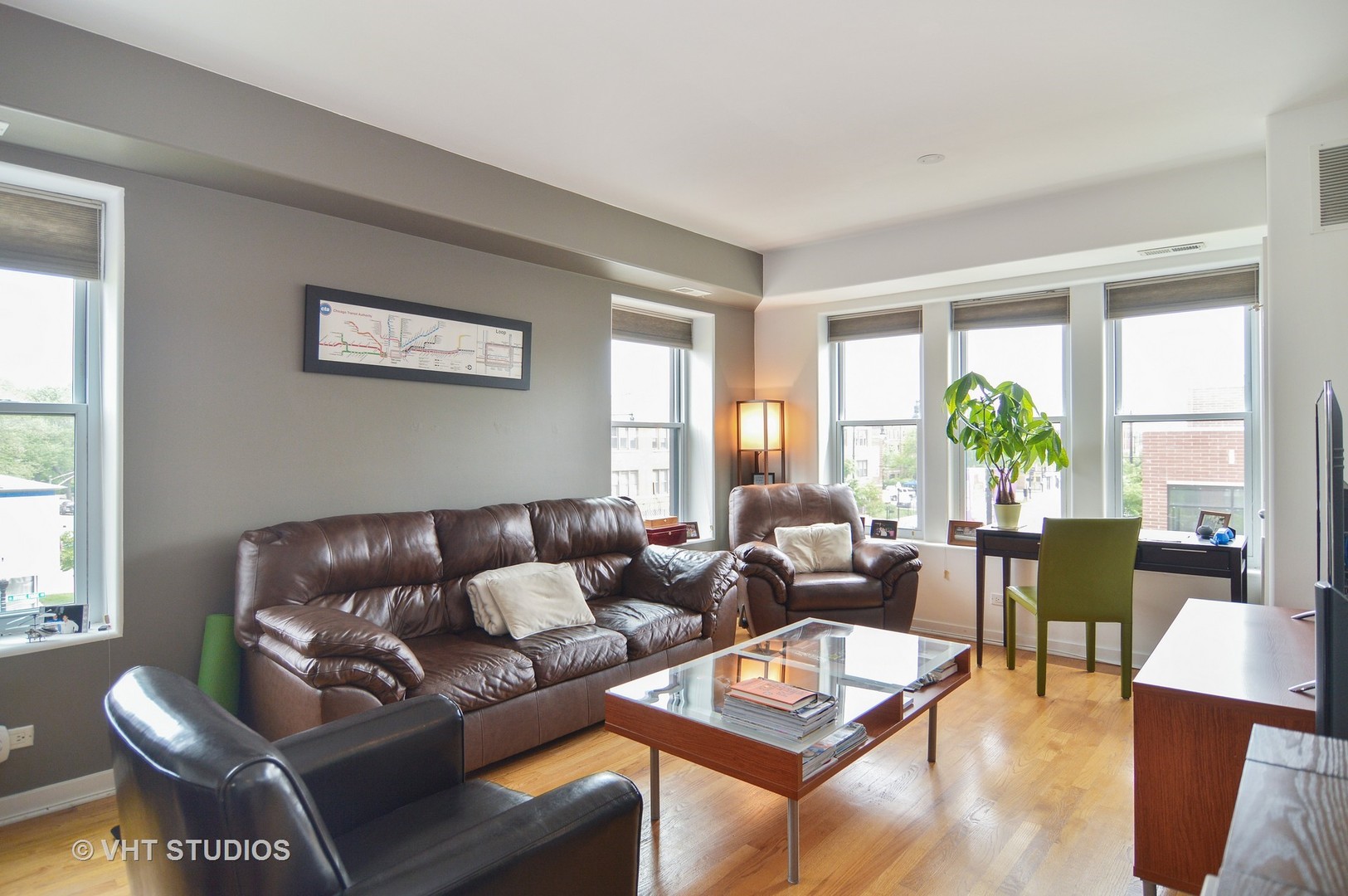 4335 West Irving Park Road, Unit 203 Chicago, IL 60641 - Photo 3 of 7