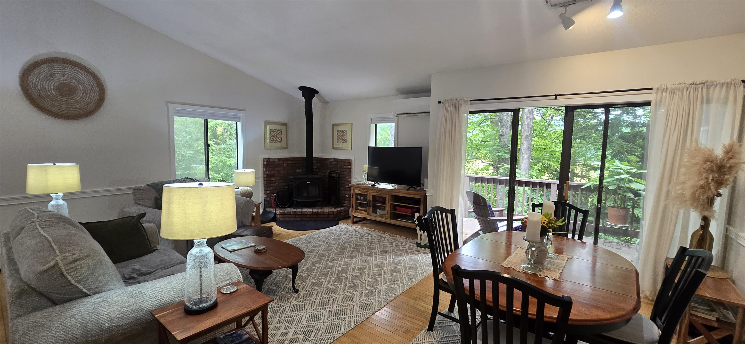 445 Old Quechee Road, Unit E Hartford, VT 05059 - Photo 8 of 23