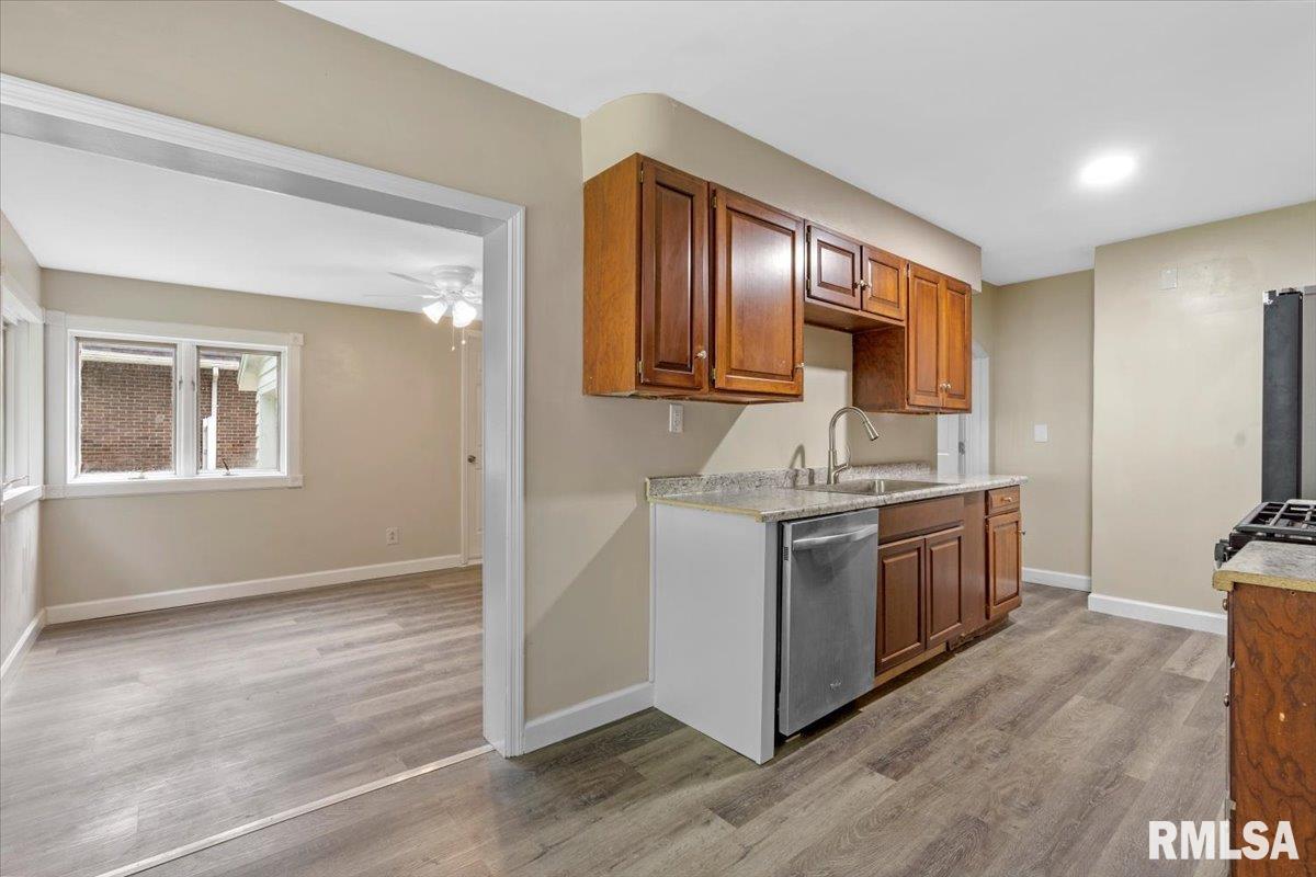 201 South Walnut Street Springfield, IL 62704 - Photo 9 of 35