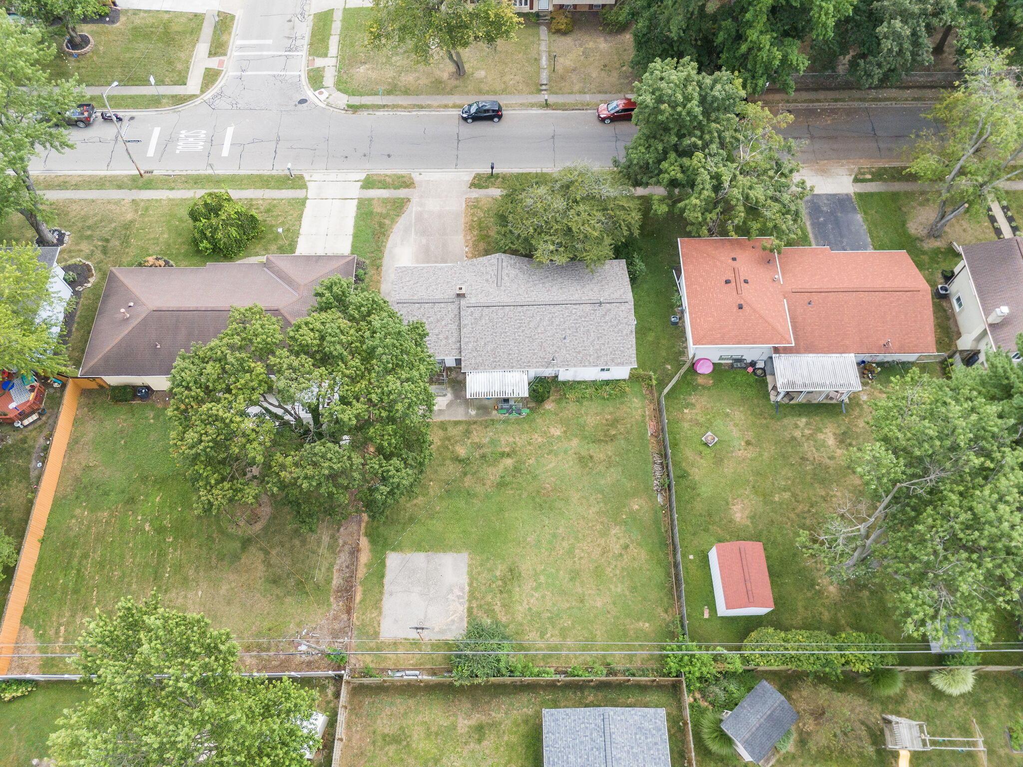 390 Dunbarton Road Columbus, OH 43230 - Photo 17 of 20 48-web-or-mls-DJI_20250822151319_0467_D