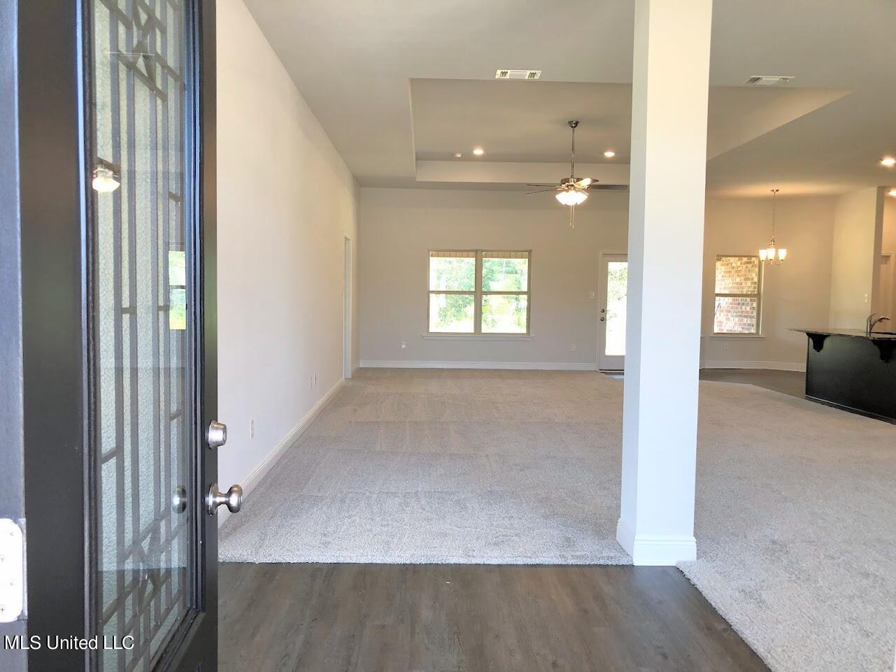 6257 Roxanne Way Biloxi, MS 39532 - Photo 4 of 21 lot 32 foyer