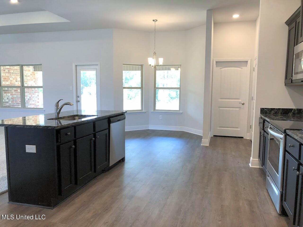 6257 Roxanne Way Biloxi, MS 39532 - Photo 7 of 21 lot 32 kitchen and breakfast nook