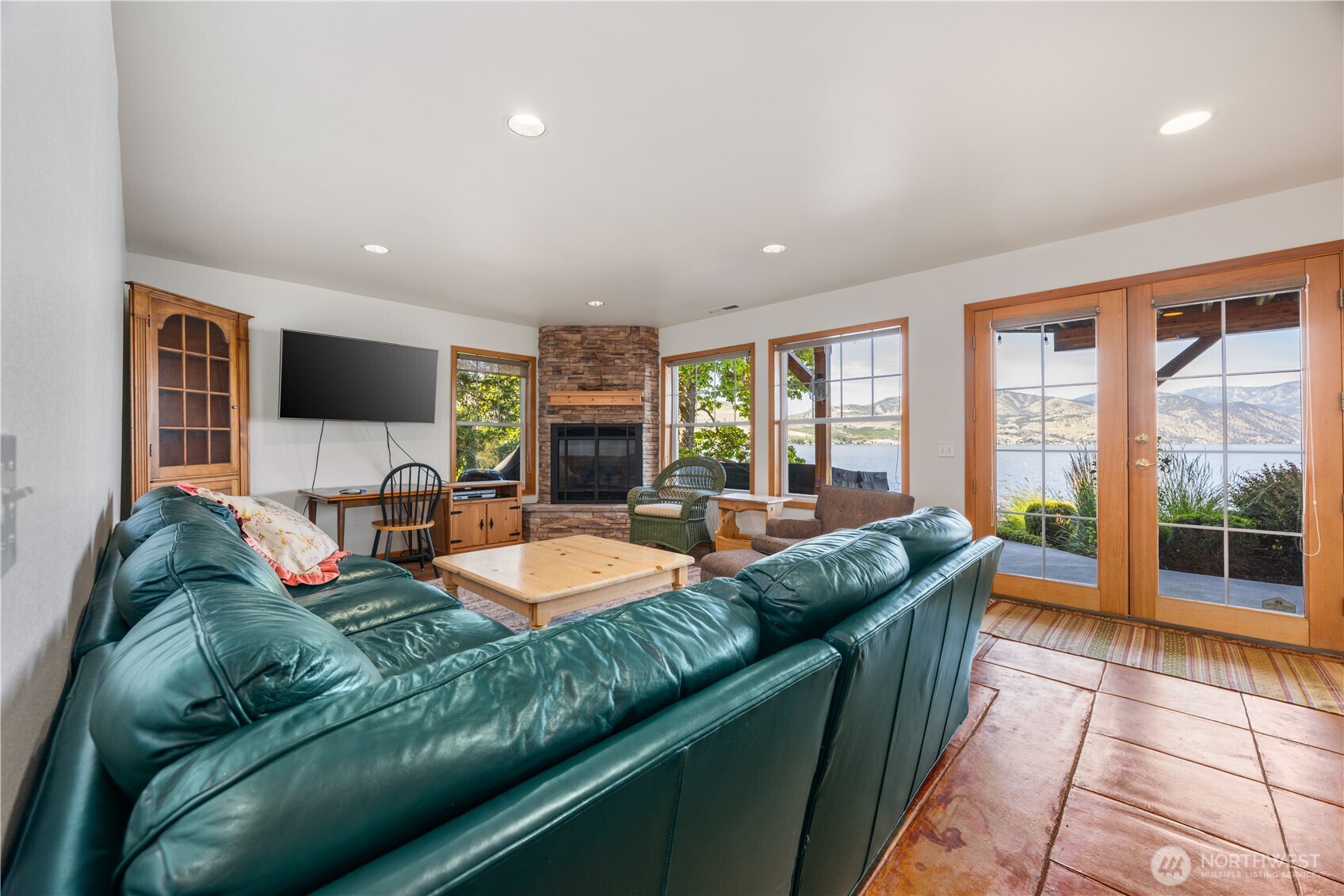93 Lord Acres Road Chelan, WA 98816 - Photo 15 of 39
