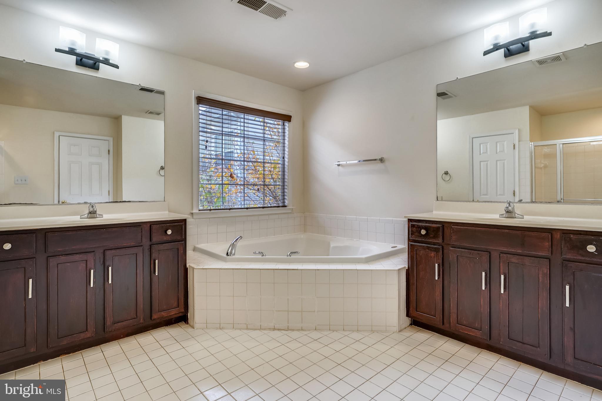 8287 Laurel Heights Loop Lorton, VA 22079 - Photo 27 of 50