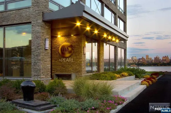 $5,500 | 9 Somerset Lane, Unit 405, Edgewater, NJ 07020