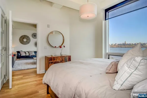 $5,500 | 9 Somerset Lane, Unit 405, Edgewater, NJ 07020
