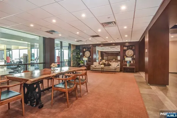 $5,500 | 9 Somerset Lane, Unit 405, Edgewater, NJ 07020