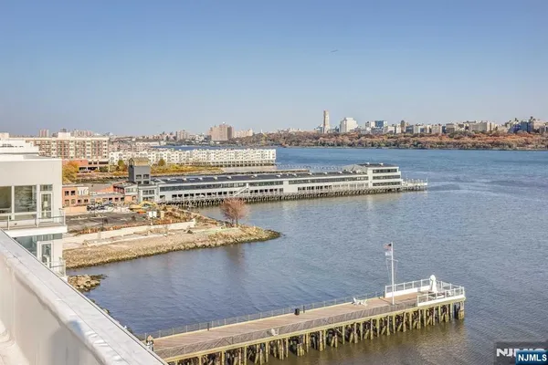 $5,500 | 9 Somerset Lane, Unit 405, Edgewater, NJ 07020