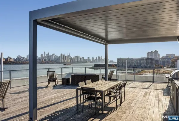 $5,500 | 9 Somerset Lane, Unit 405, Edgewater, NJ 07020