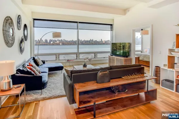 $5,500 | 9 Somerset Lane, Unit 405, Edgewater, NJ 07020