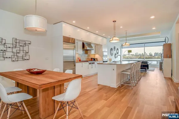 $5,500 | 9 Somerset Lane, Unit 405, Edgewater, NJ 07020