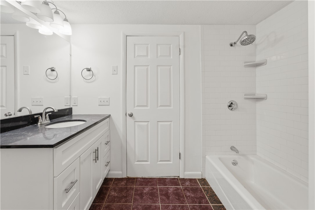 52 Blake Street Warwick, RI 02889 - Photo 18 of 26 Gallery Image 18