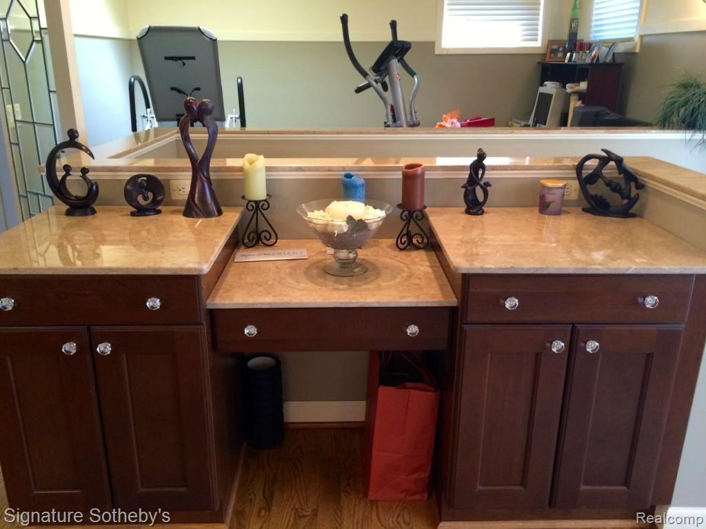 56 Amherst Road Pleasant Ridge, MI 48069 - Photo 21 of 28 Master Suite Vanity