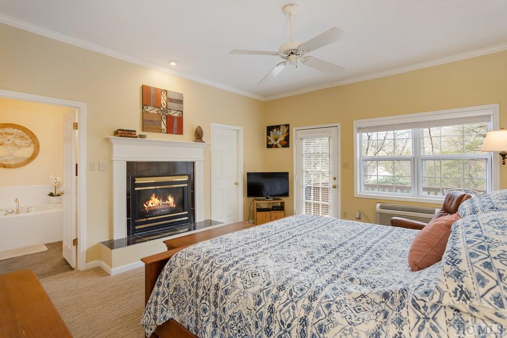 125 Overlook Road, Unit 4 Sapphire, NC 28774 - Photo 20 of 25 Gallery Image 20