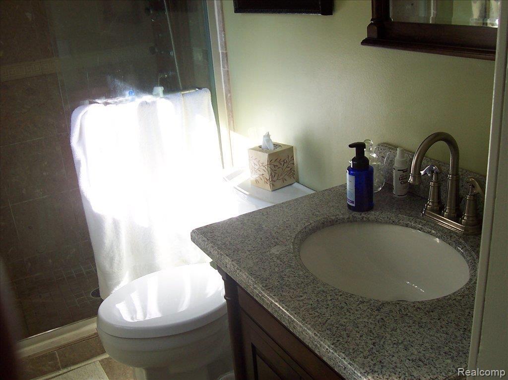 531 Pinehurst Drive Rochester, MI 48309 - Photo 15 of 18 Interior Pics 531 Pinehurst 013
