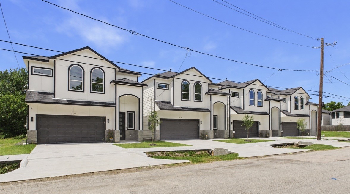 3748 Corder Street Houston, TX 77021 - Photo 30 of 31 4 home community with private driveways