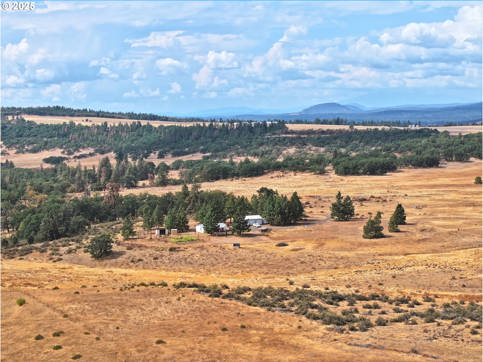 44 Pumphouse Road Goldendale, WA 98620 - Photo 31 of 35 a view of lake view and mountain