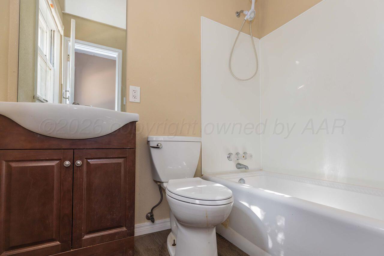 3713 Line Avenue Amarillo, TX 79106 - Photo 24 of 30 bathroom 2 - view 2