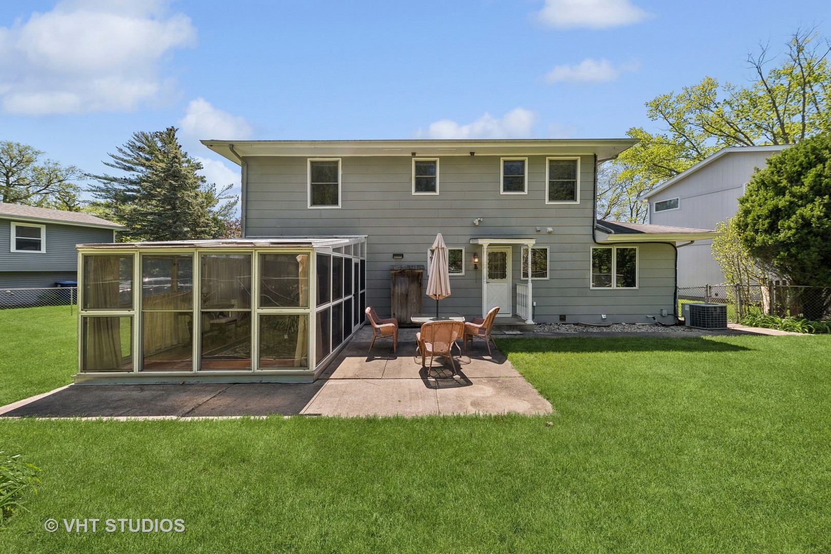 1212 Arbor Vitae Road Deerfield, IL 60015 - Photo 15 of 19 Gallery Image 15