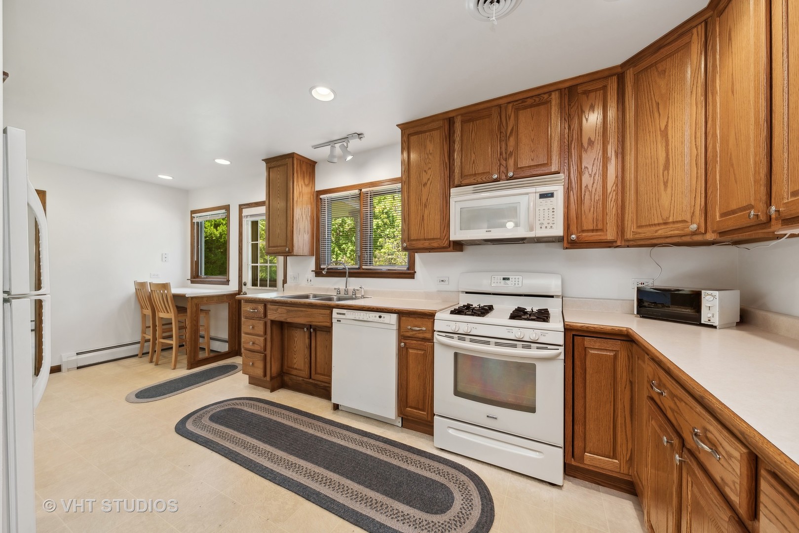 1212 Arbor Vitae Road Deerfield, IL 60015 - Photo 5 of 19 Gallery Image 5