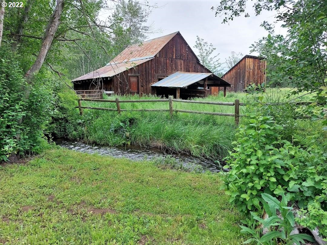 46303 Fish Lake Road Halfway, OR 97834 - Photo 23 of 30 Barn